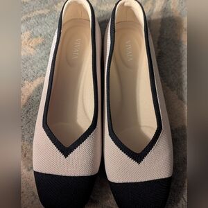 VIVAIA Margot Cream and Black Square Toe Flats 7